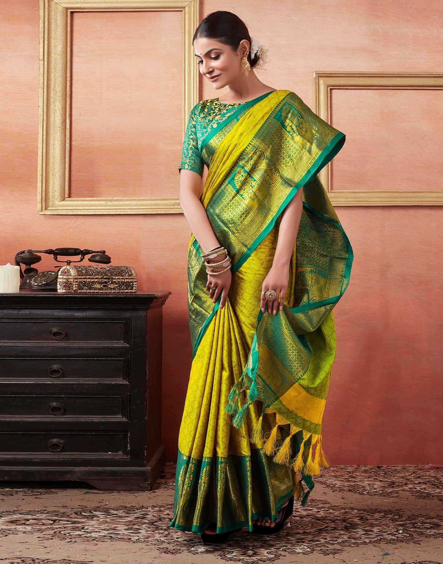 ETHNILUX Women's Silk Zari Stripe & Tassels Kanjivaram Saree