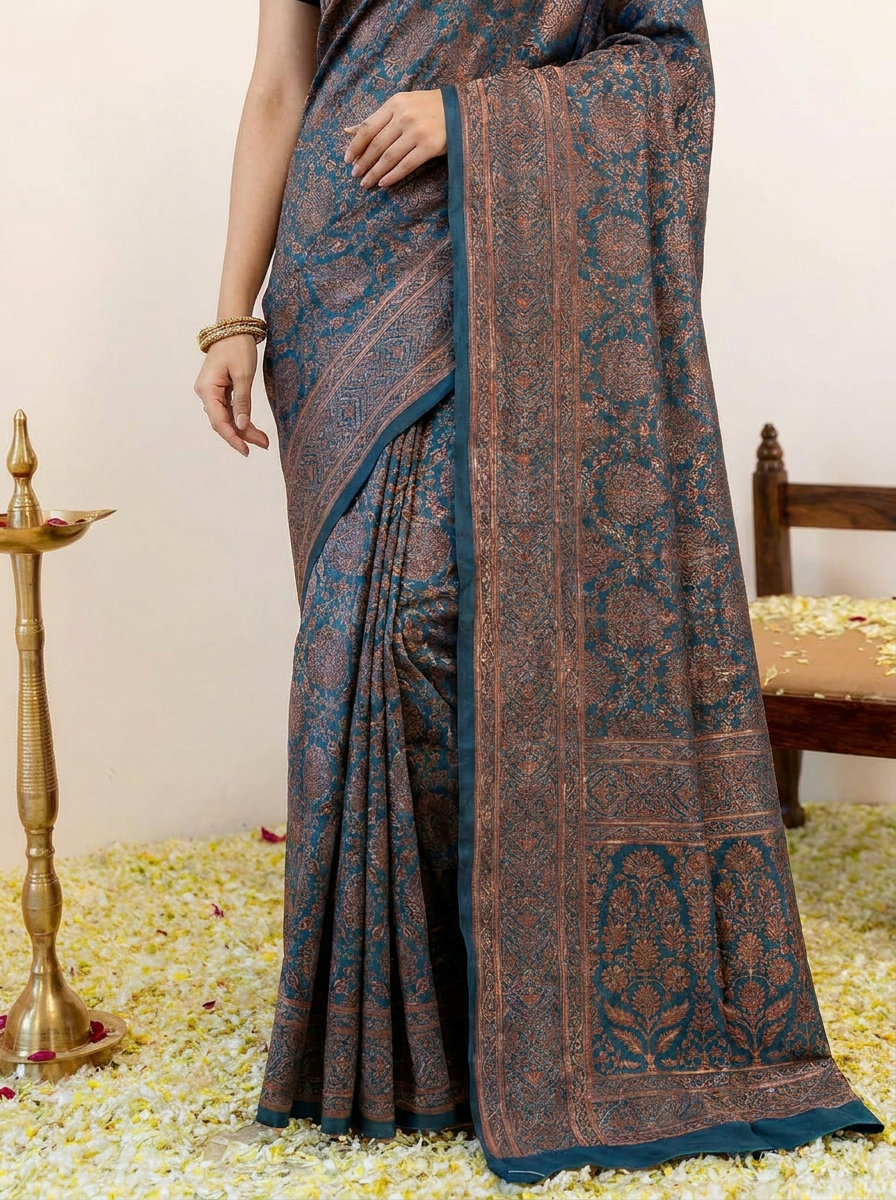 Vibrant Rani Pink Banarasi Silk Saree with Elegant Zari Weaving - 05 lower closeup (3)