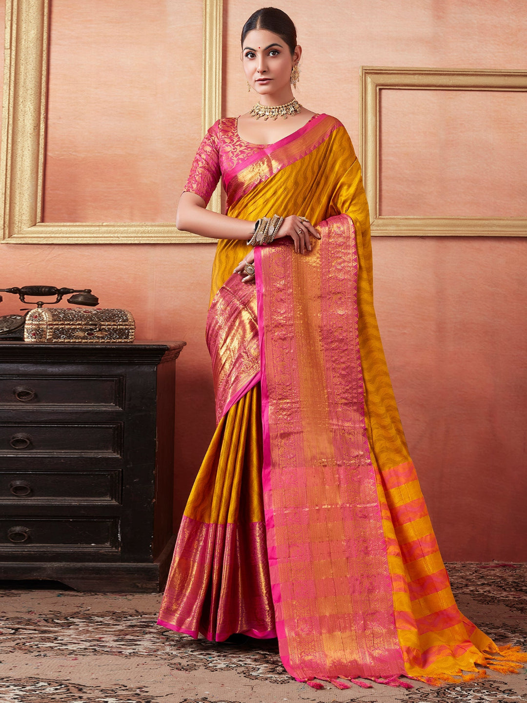 Vaibhav Cotton Silk Woven Kanjivaram Saree