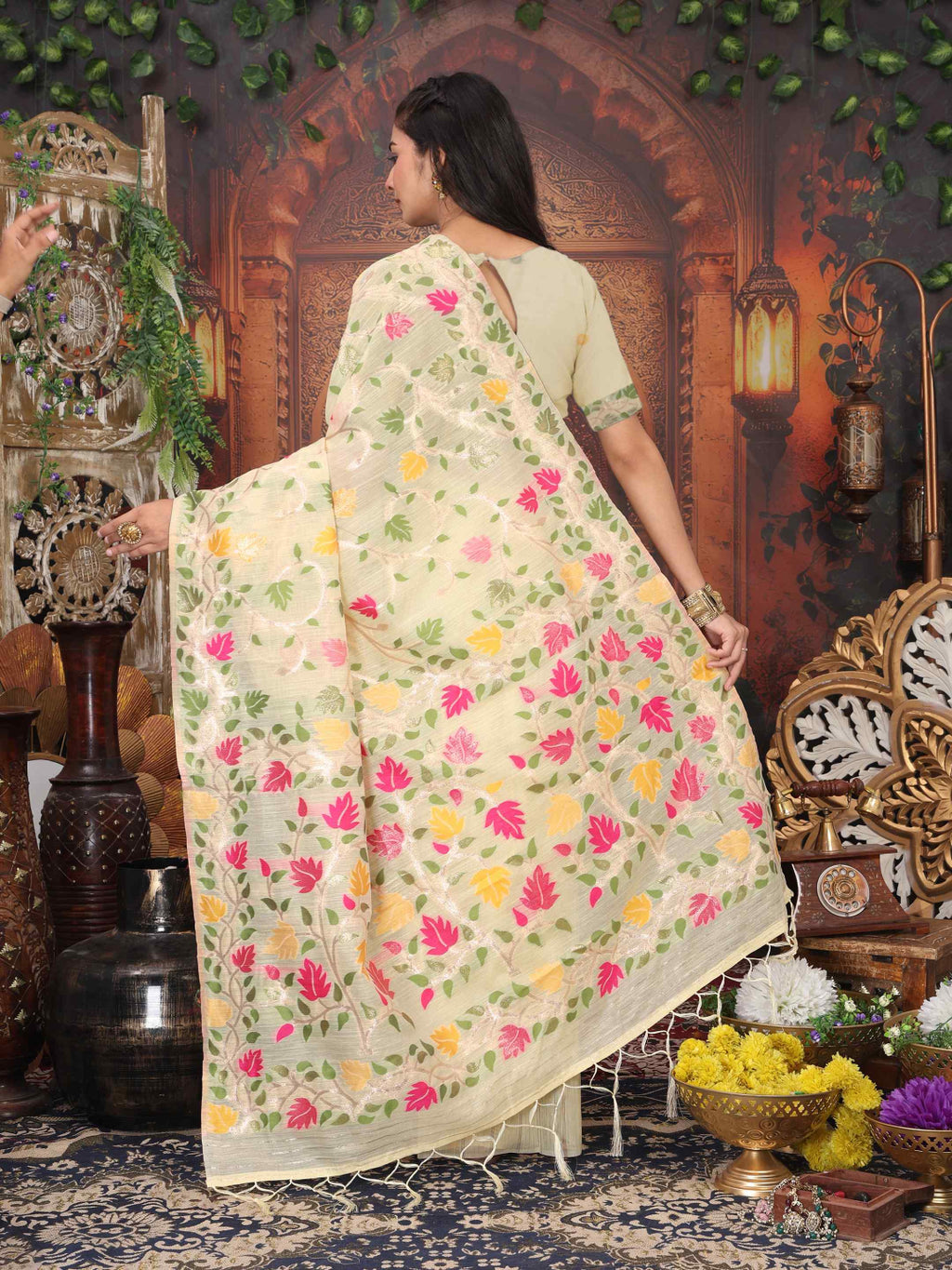 Traditional Linen Cotton Saree with Floral Design