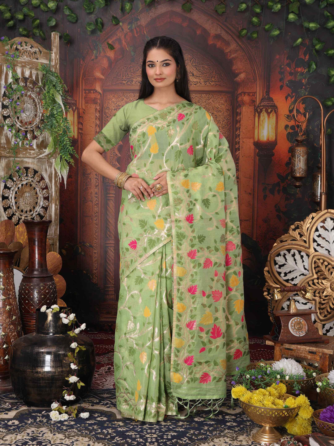 Traditional Linen Cotton Saree with Floral Design