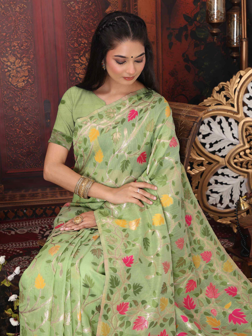 Traditional Linen Cotton Saree with Floral Design