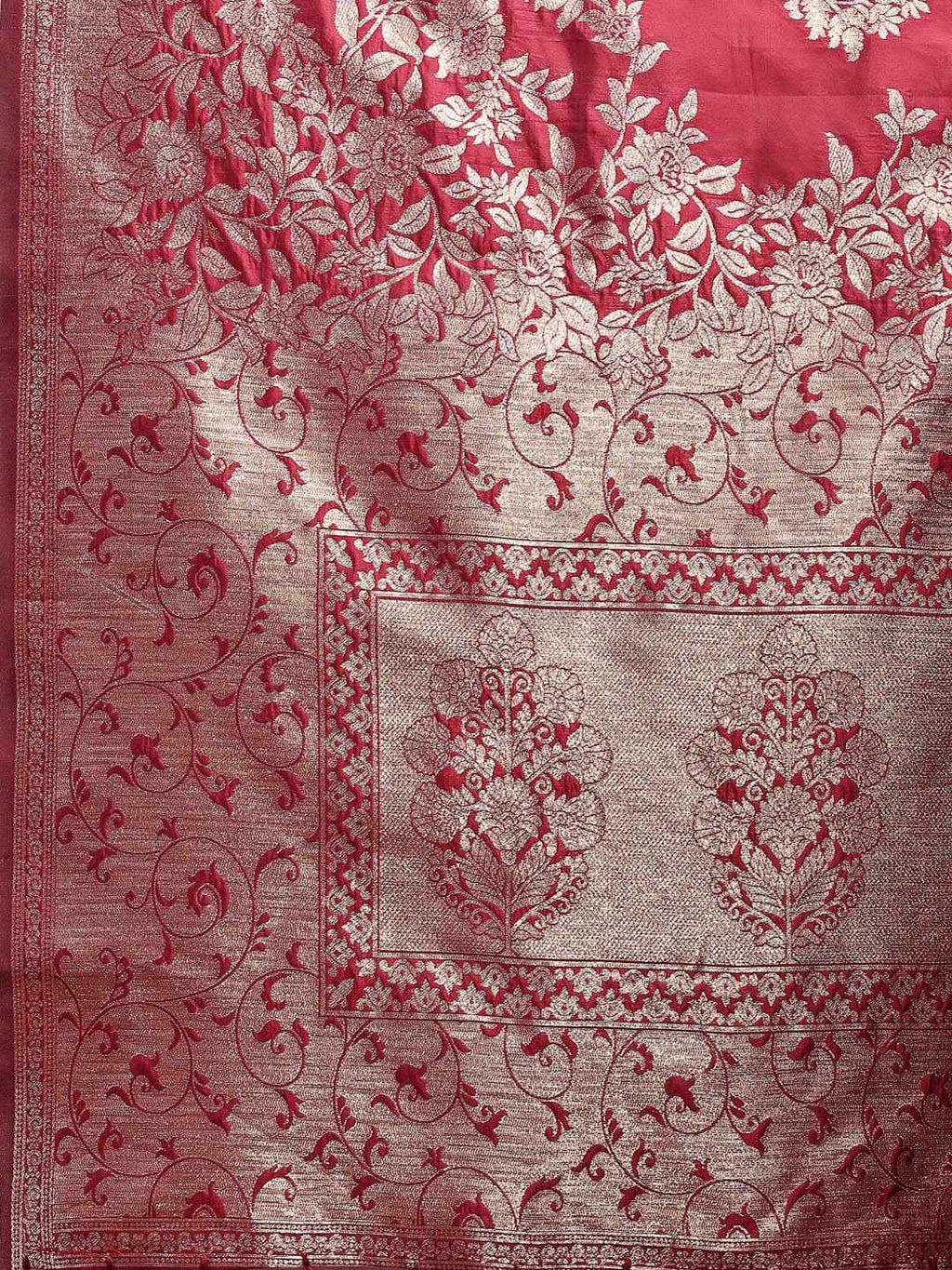 Dark Green Banarasi Silk Saree with Rich Zari Weaving & Heavy Pallu