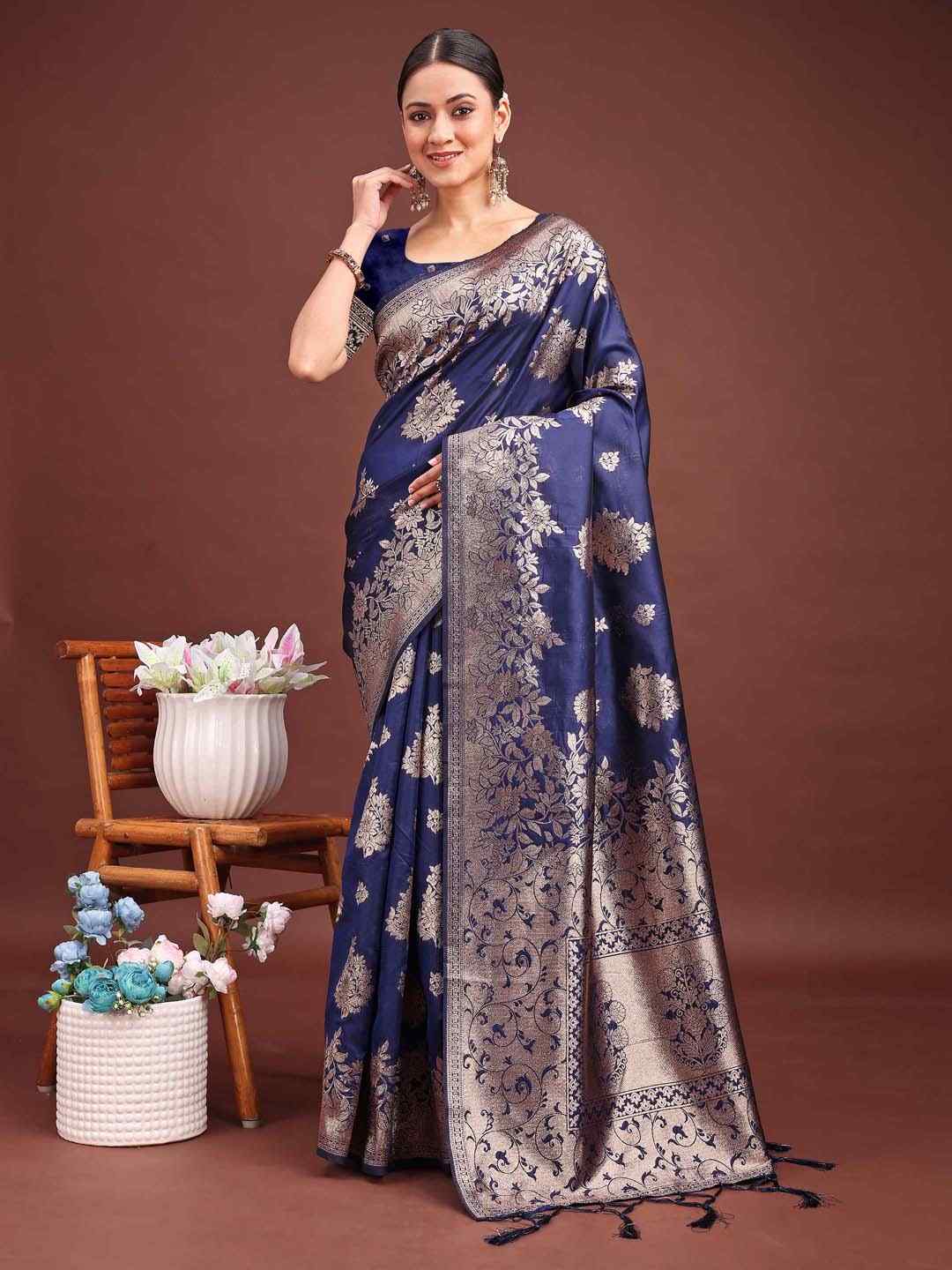 Dark Green Banarasi Silk Saree with Rich Zari Weaving & Heavy Pallu