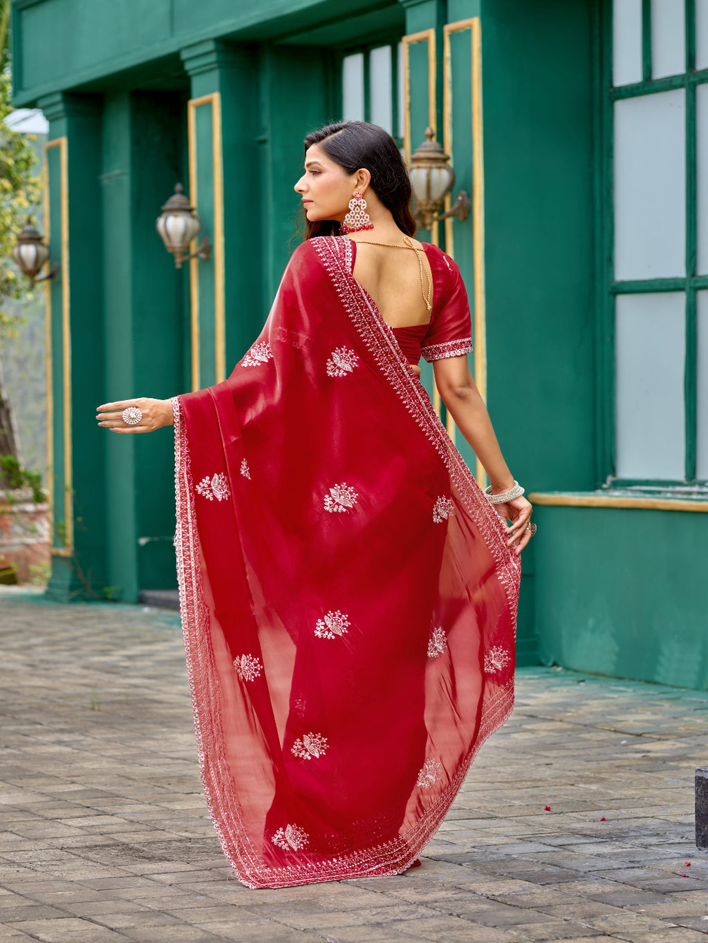 Contemporary Elegance: Shimmer Chiffon in Deep Violet