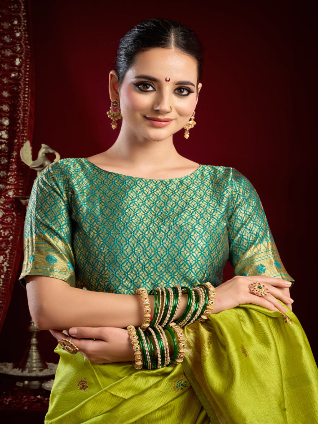 "The Golden Glow of Tradition silk bland butti weaving Paithani saree