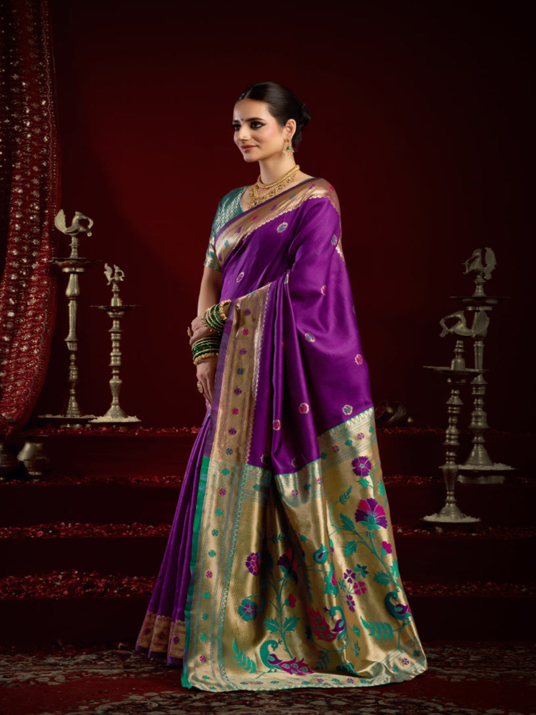 "The Golden Glow of Tradition silk bland butti weaving Paithani saree