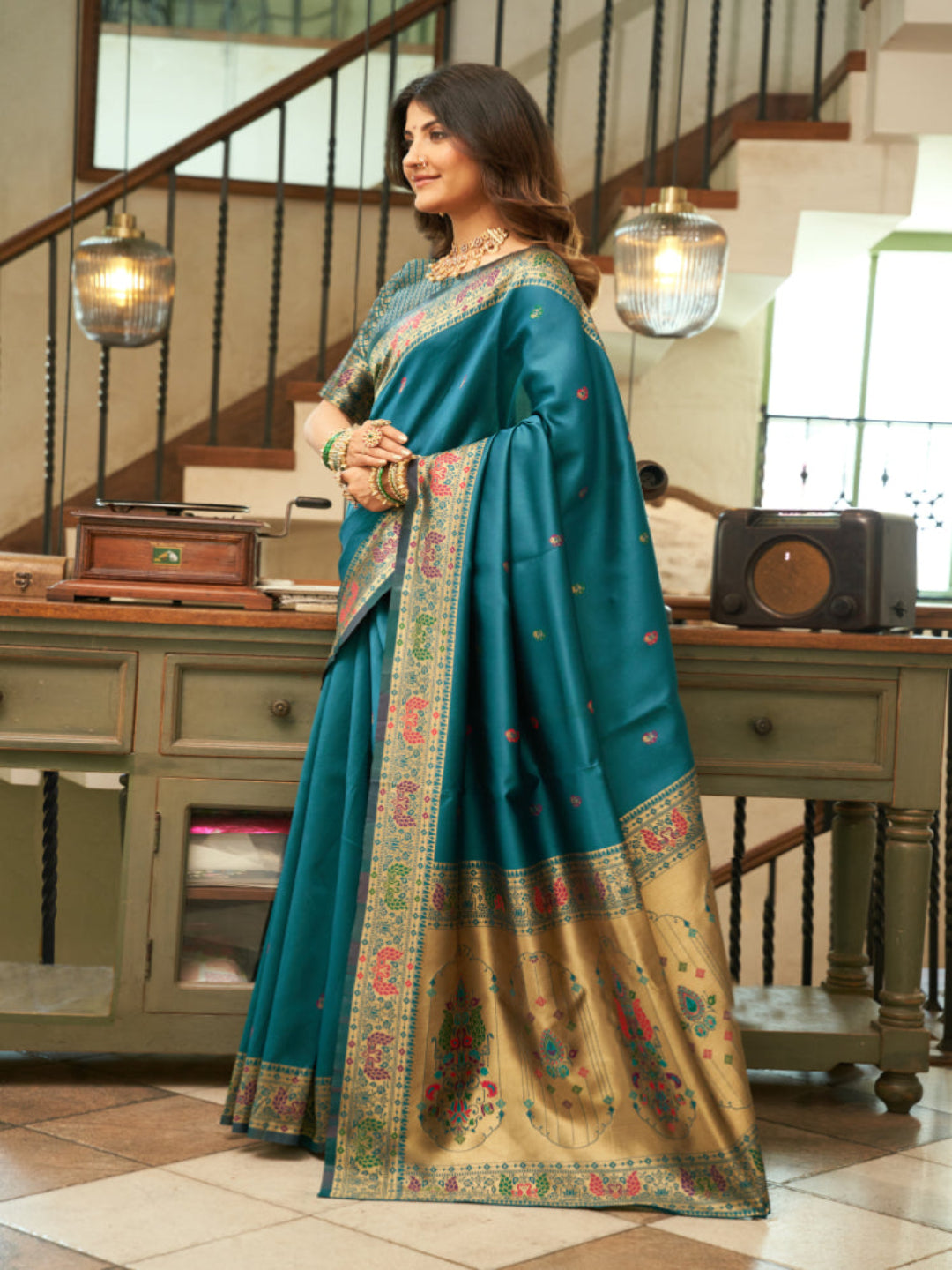 Emerald Heritage: Captures the deep green hue and the traditional Paithani artistry.