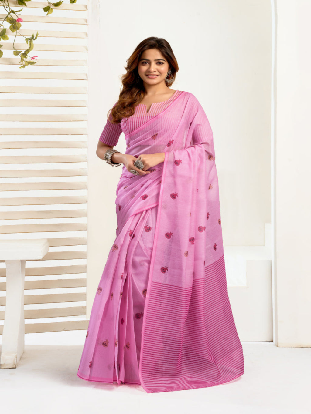 Modern Grace: Ready-to-Wear Designer Linen Saree