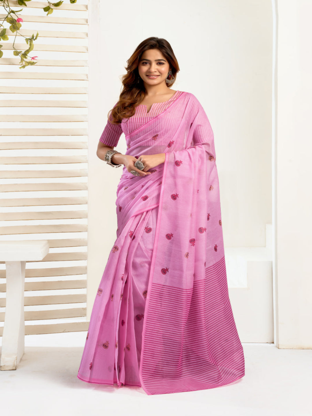 Modern Grace: Ready-to-Wear Designer Linen Saree