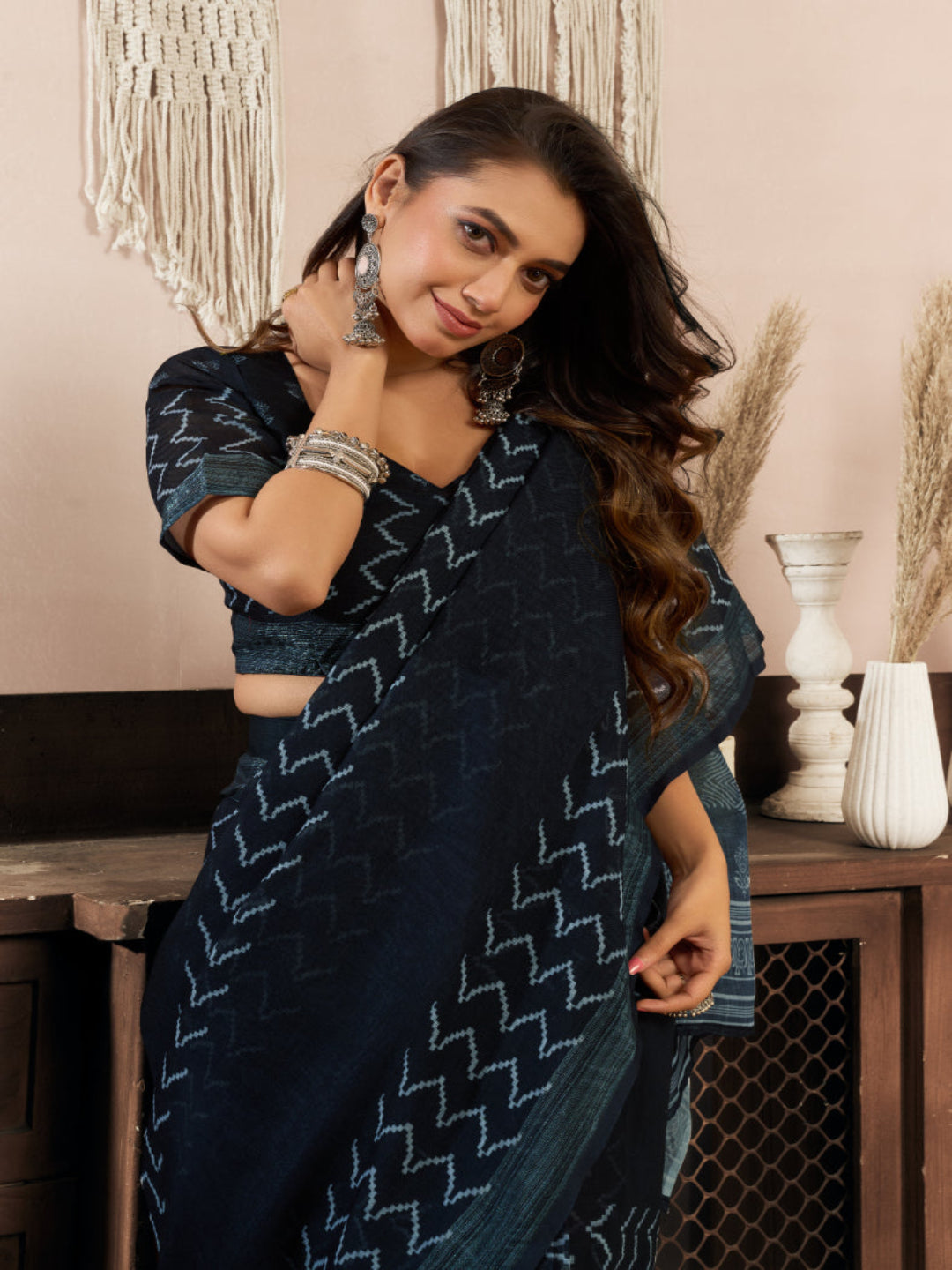 Geometric print Linen Blend ready to wear Saree
