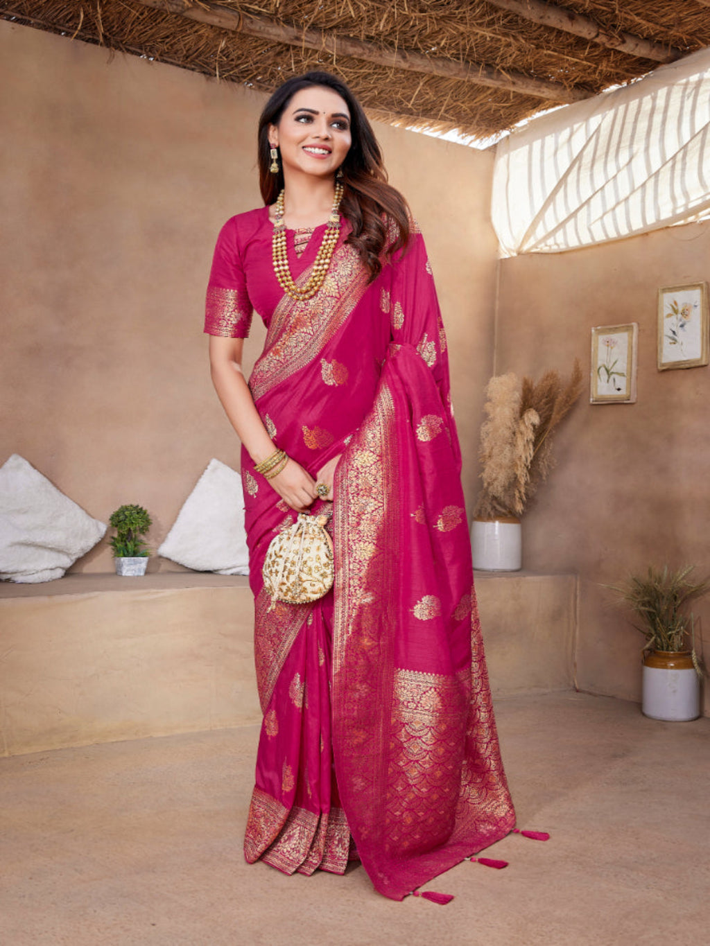 Silk Blend Contemporary Saree with Booti and Plain Work
