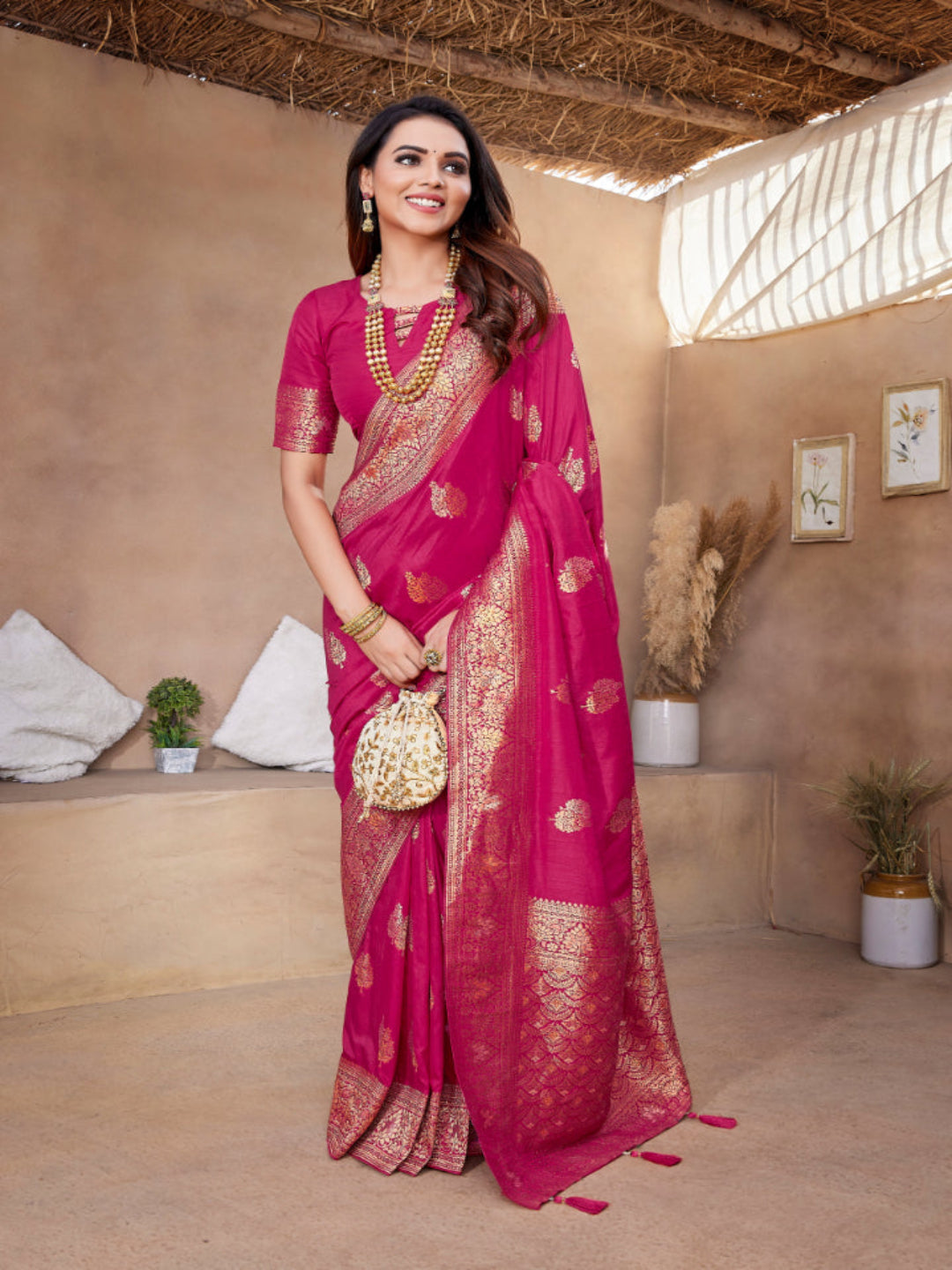 Silk Blend Contemporary Saree with Booti and Plain Work