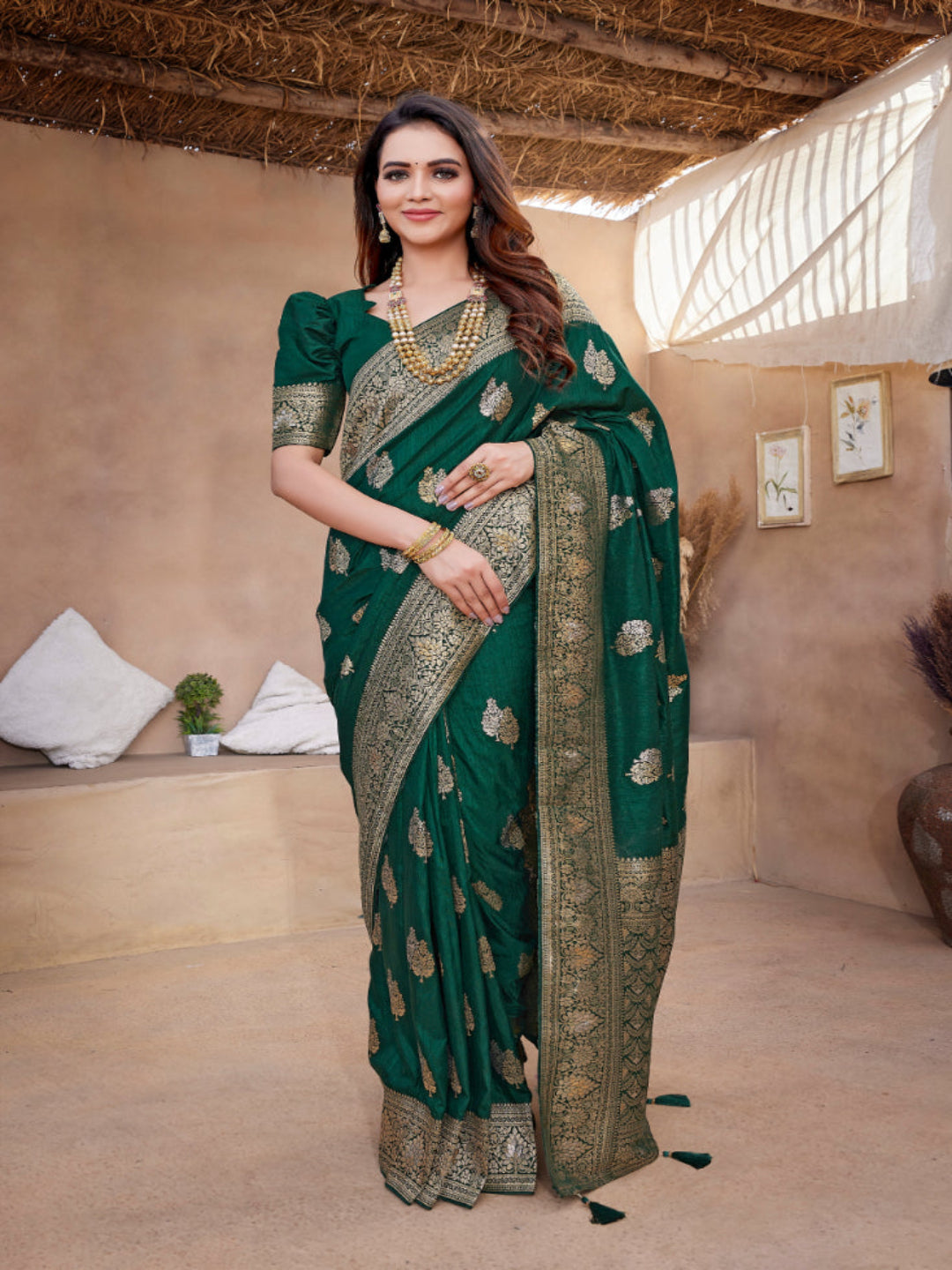 Silk Blend Contemporary Saree with Booti and Plain Work