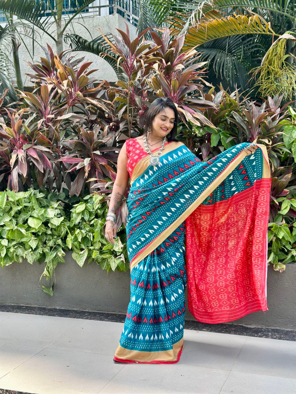 Pochampally Ikat Handloom Saree in Vibrant Orange and Blue.