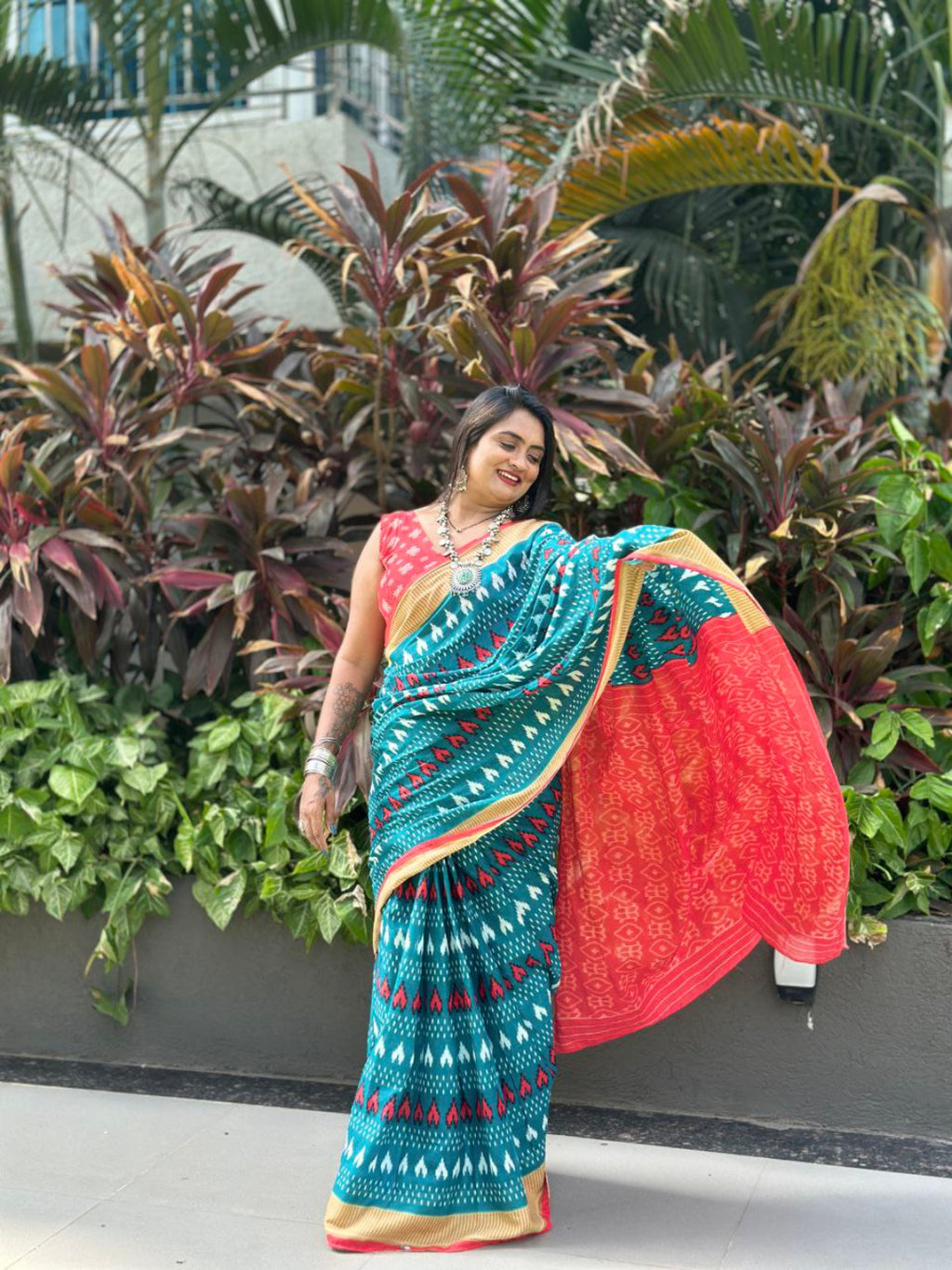 Pochampally Ikat Handloom Saree in Vibrant Orange and Blue.
