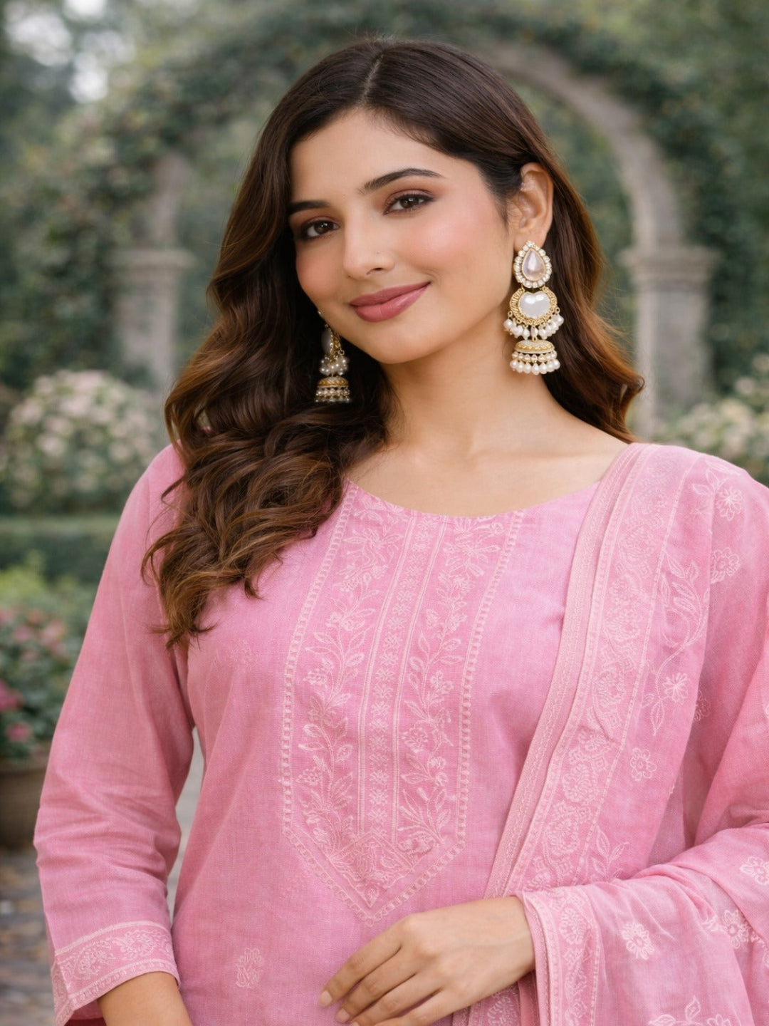 Women hand embroidered chikankarey kurta set