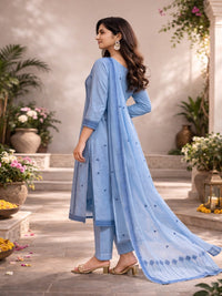 Women hand embroidered chikankarey kurta set