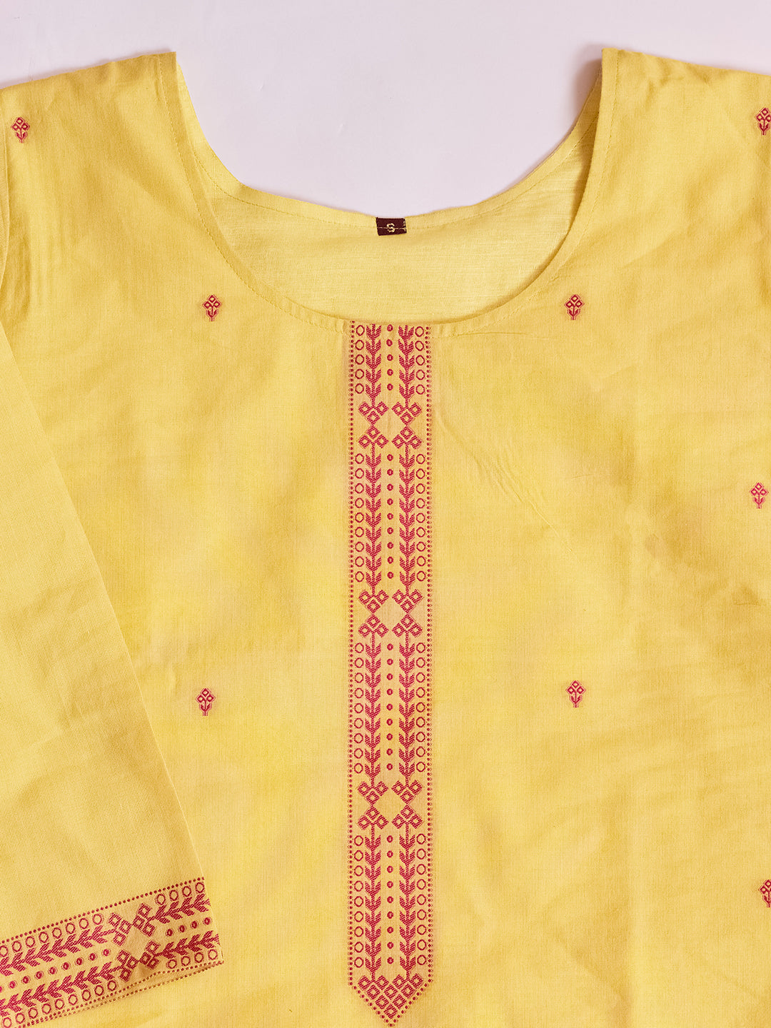 Women hand embroidered chikankarey kurta set