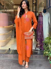 Elegant Rayon Slub Embroidered Kurta