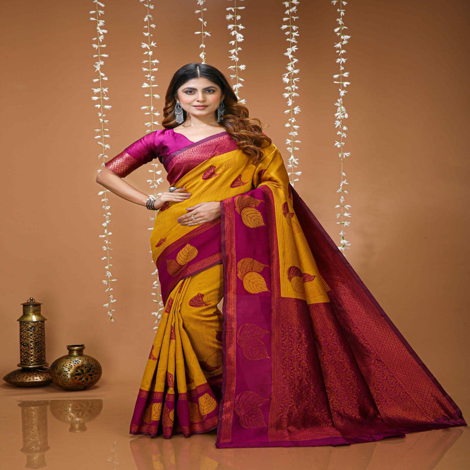 Elegant Beige & Red Zari Woven Saree with Rich Designer Pallu – Festive & Wedding Wear