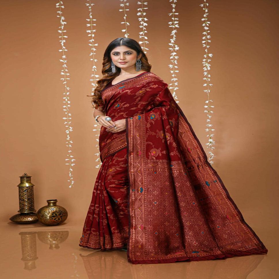 Elegant Maroon Zari Woven Banarasi Style Saree with Rich Designer Pallu – Wedding & Festive Wear