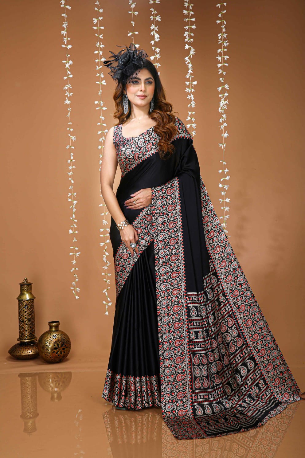 Stylish Black Printed Saree with Ethnic Paisley Border – Elegant Party & Casual Wear