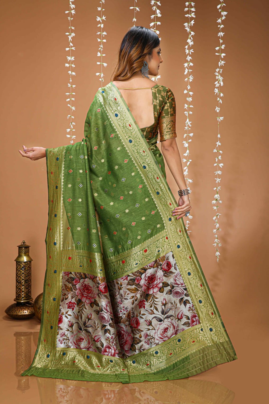 Elegant Green Designer Saree with Floral Printed Pallu – Festive & Traditional Wear