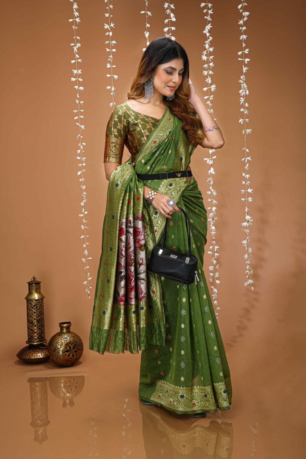 Elegant Green Designer Saree with Floral Printed Pallu – Festive & Traditional Wear