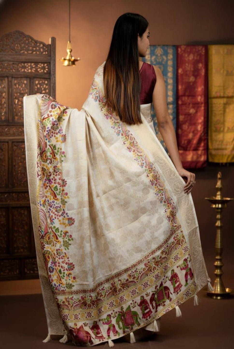 Elegant Cream Floral Printed Saree with Designer Border – Festive & Party Wear
