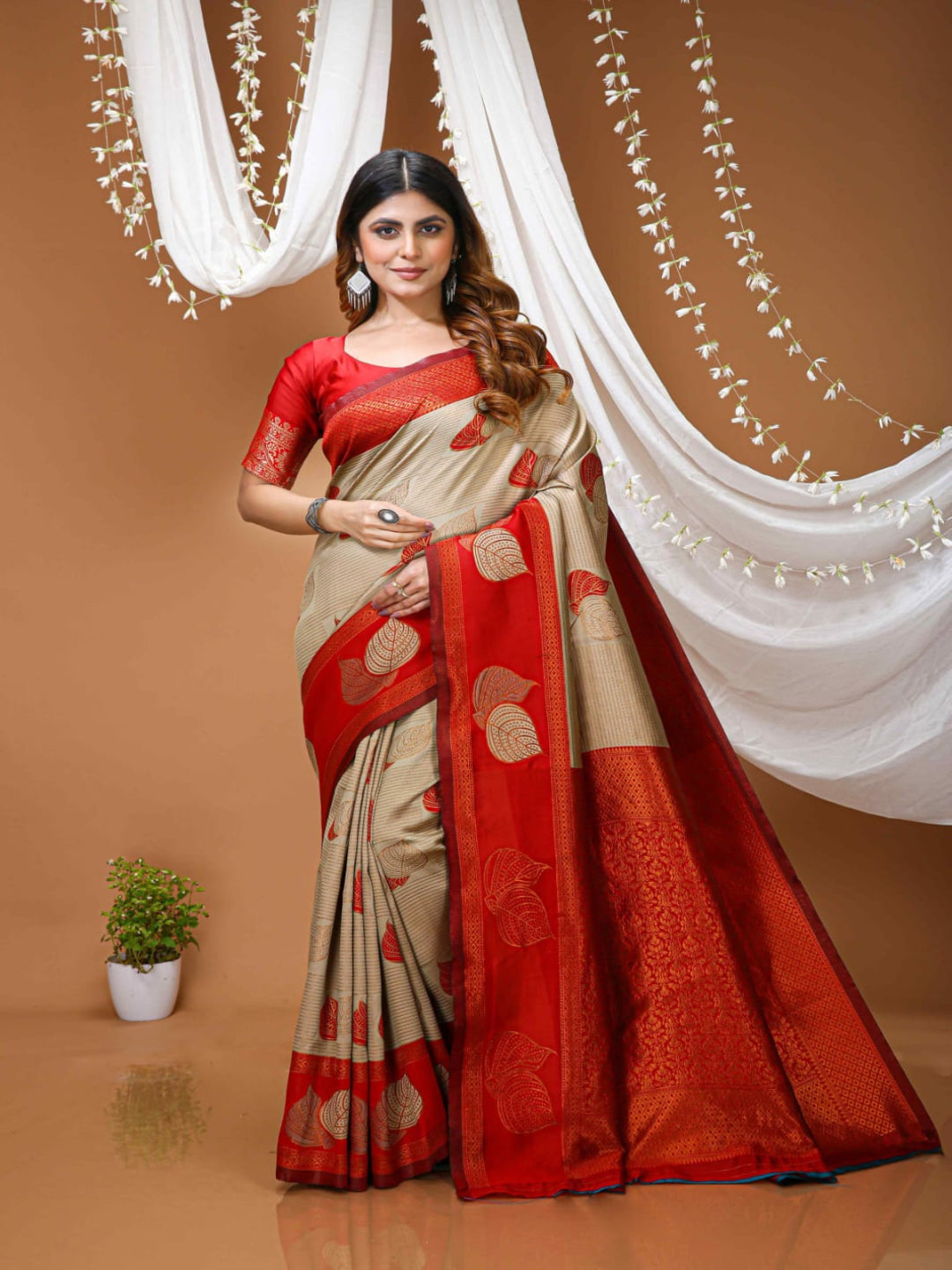 Elegant Beige & Red Zari Woven Saree with Rich Designer Pallu – Festive & Wedding Wear