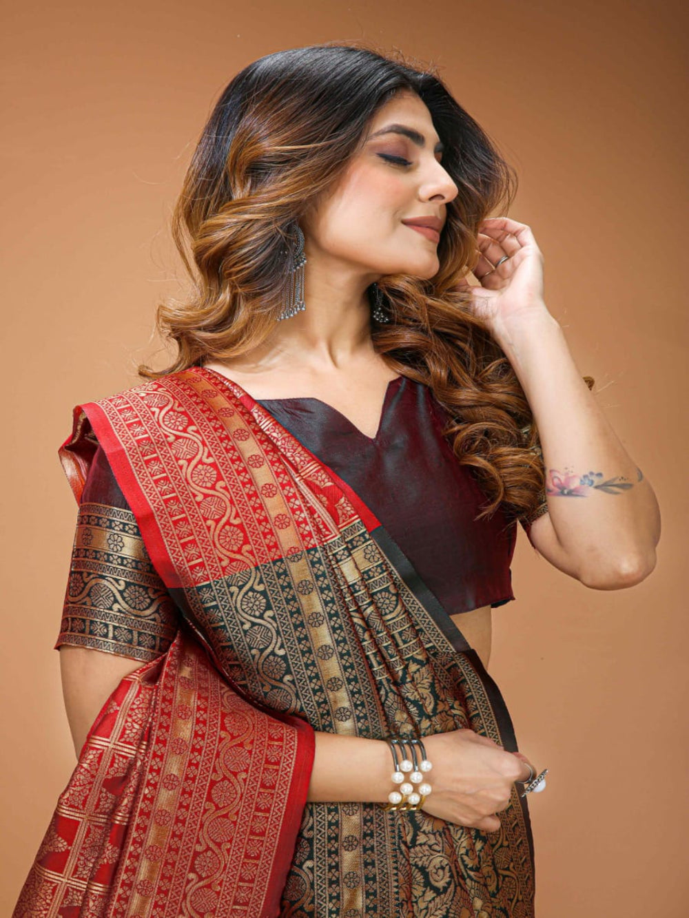 Elegant Red Banarasi Silk Saree with Rich Zari Weaving