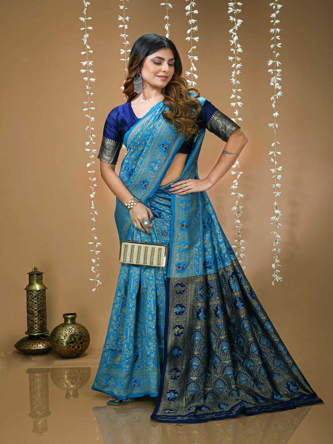 Graceful Pastel Green Banarasi Silk Saree with Rich Zari Border