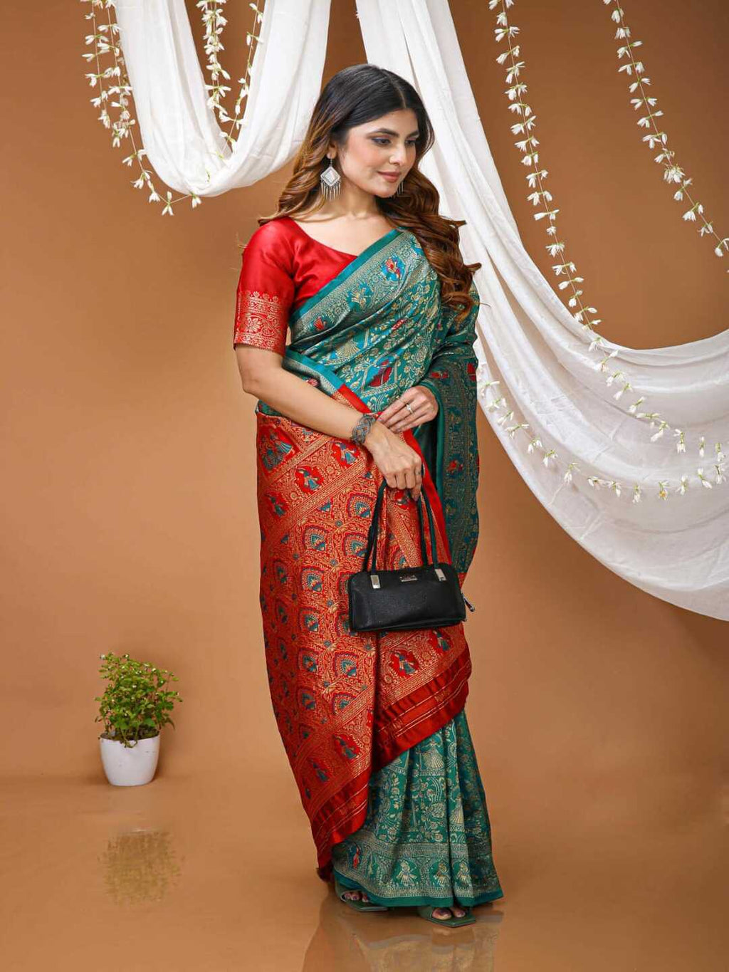Graceful Pastel Green Banarasi Silk Saree with Rich Zari Border