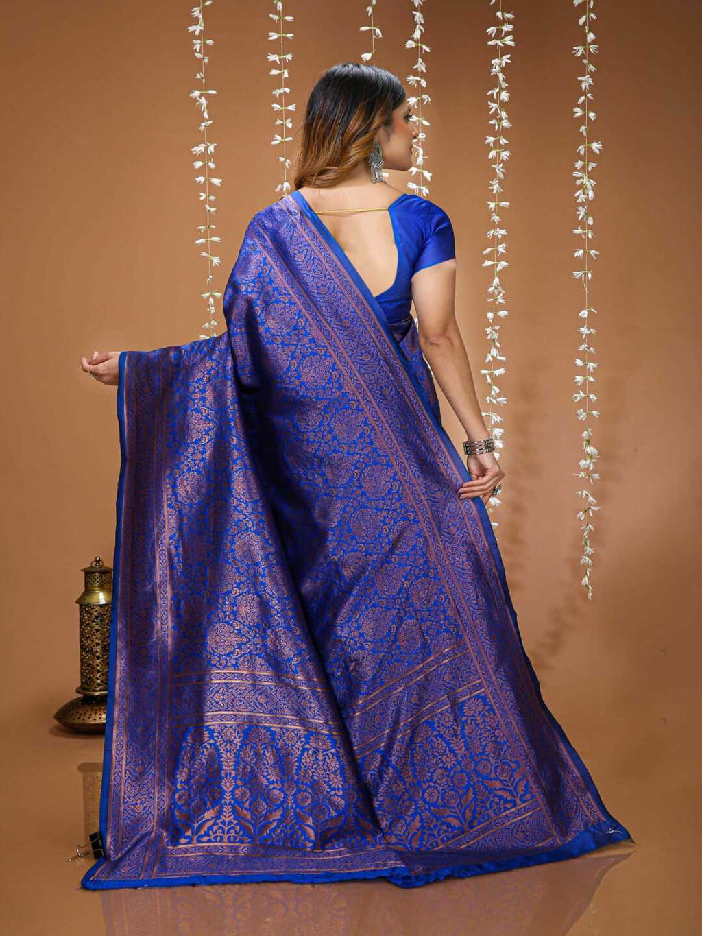 Vibrant Rani Pink Banarasi Silk Saree with Elegant Zari Weaving