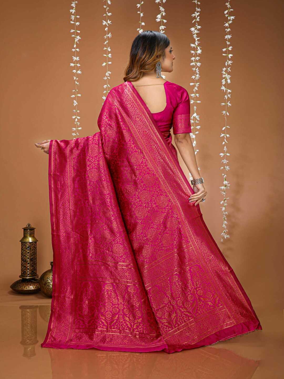 Vibrant Rani Pink Banarasi Silk Saree with Elegant Zari Weaving
