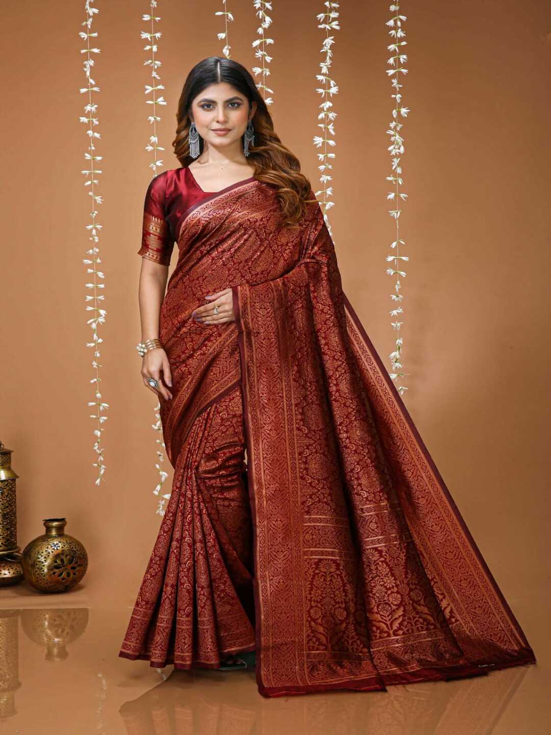 Vibrant Rani Pink Banarasi Silk Saree with Elegant Zari Weaving