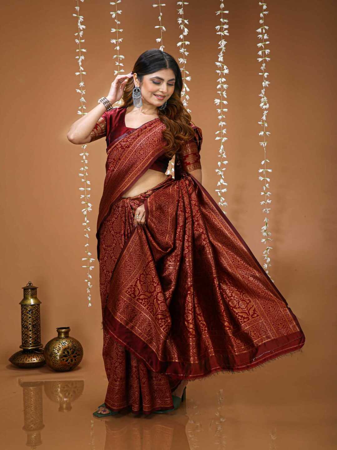 Vibrant Rani Pink Banarasi Silk Saree with Elegant Zari Weaving