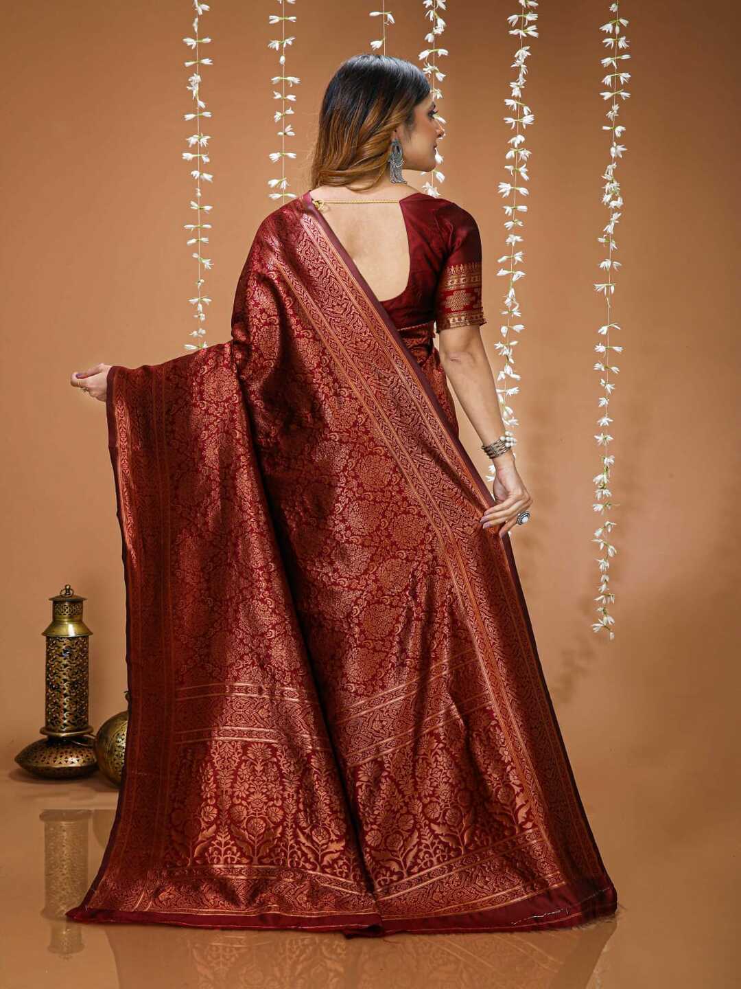 Vibrant Rani Pink Banarasi Silk Saree with Elegant Zari Weaving