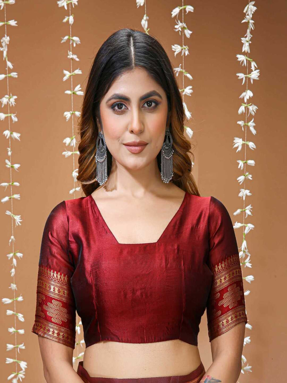 Vibrant Rani Pink Banarasi Silk Saree with Elegant Zari Weaving