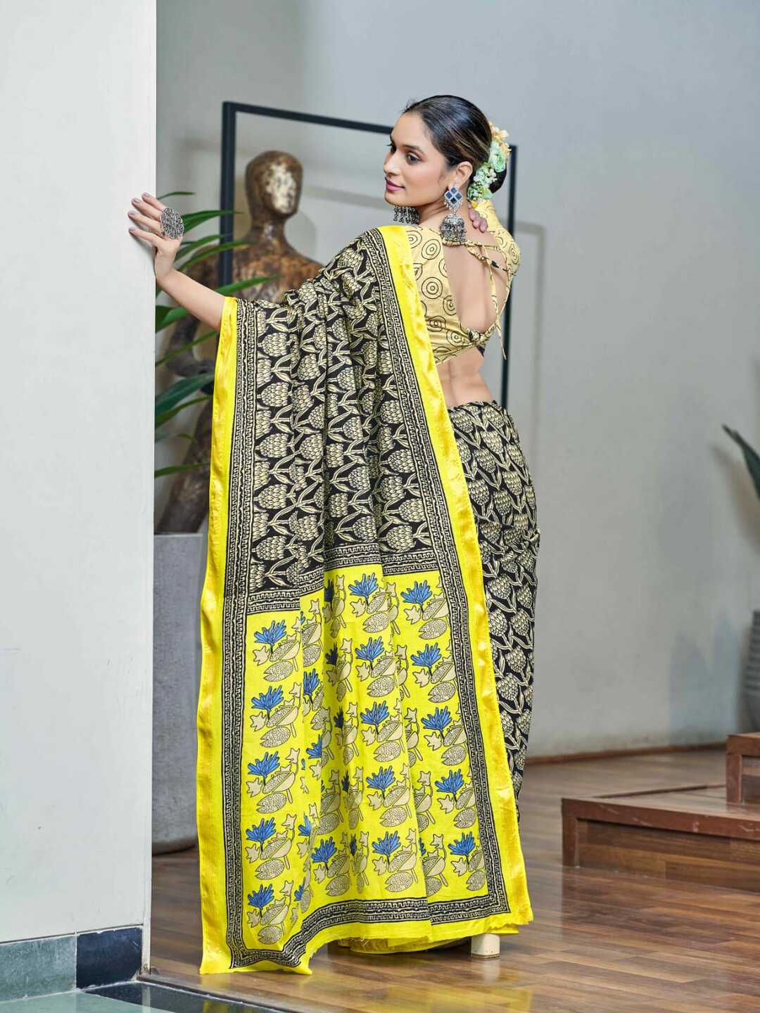 Elegant Pink & Olive Green Printed Saree with Contrast Border