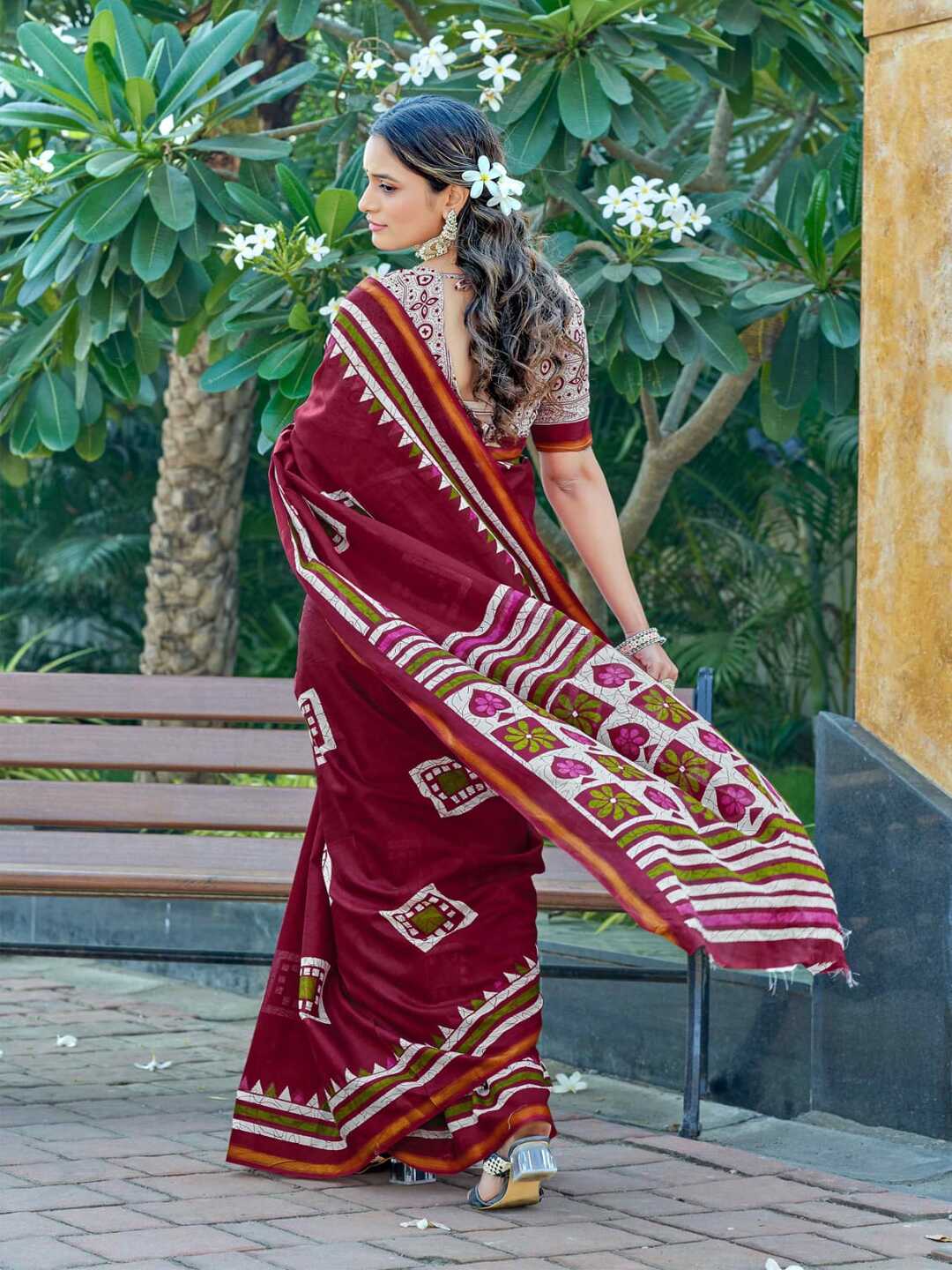 Elegant Navy Blue Printed Saree with Geometric Border