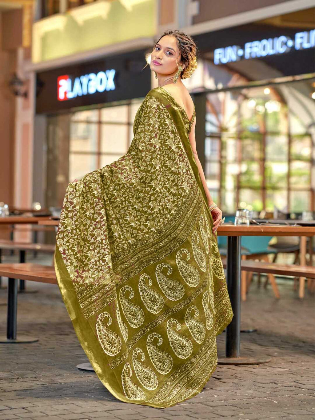 Graceful Green Printed Pure Cotton Saree with Ethnic Motifs