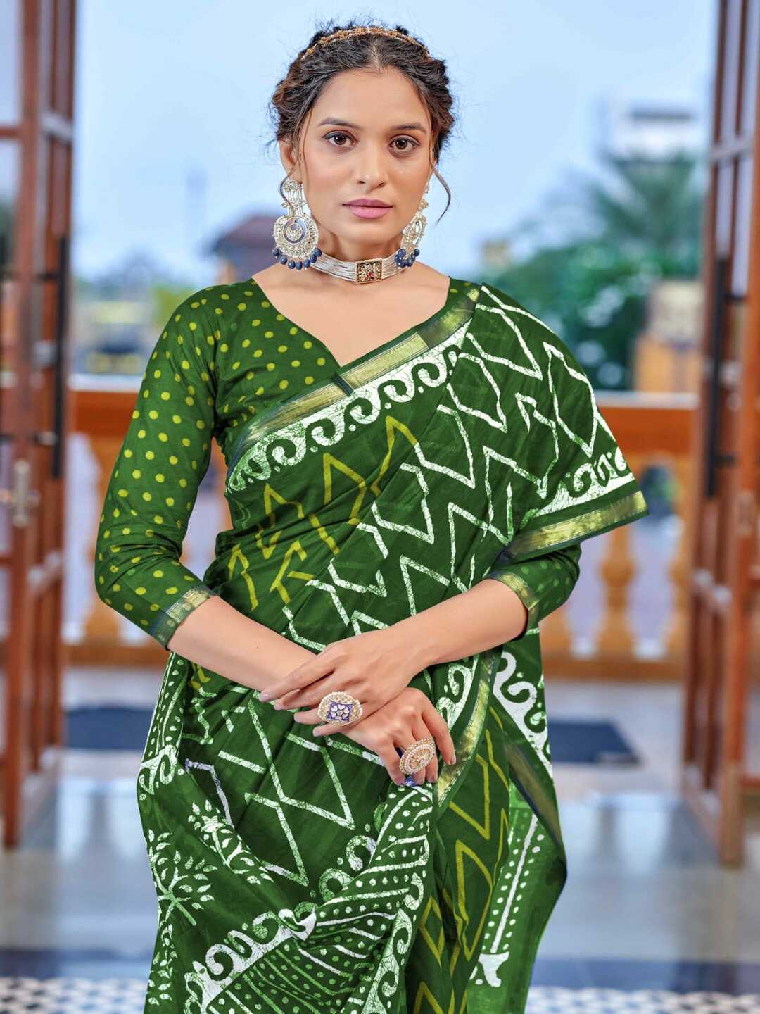 Classic Dark Green Ethnic Print Pure Cotton Saree with Traditional Motifs