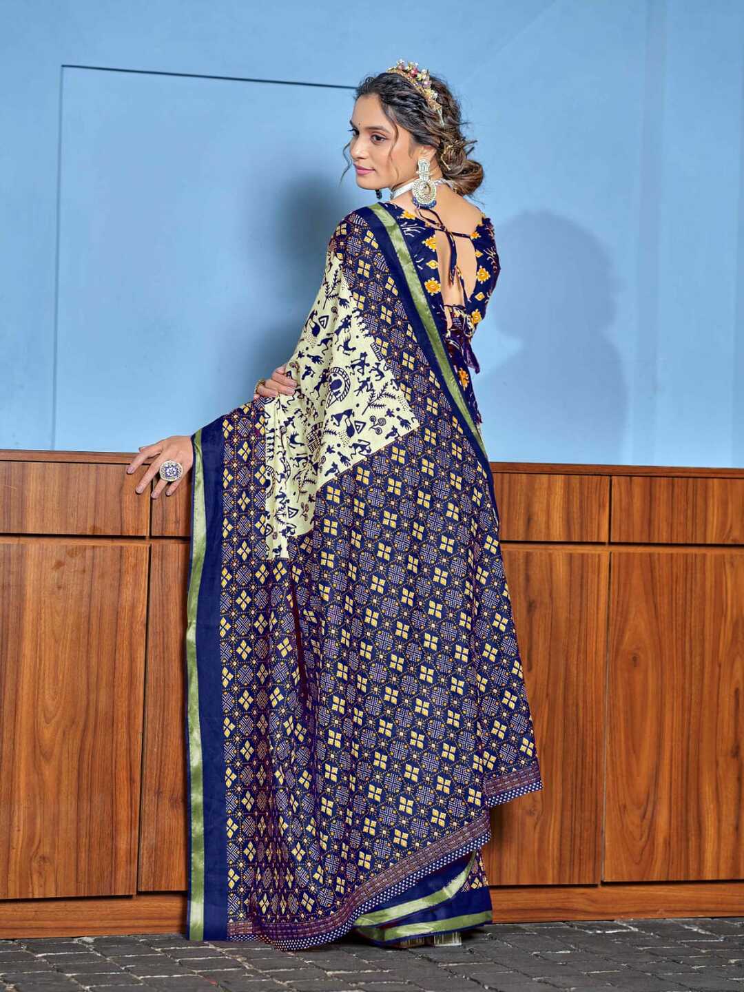 Elegant Cream Blue Tribal Print Pure Cotton Saree