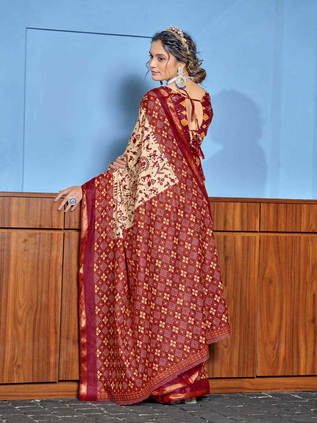 Elegant Cream Blue Tribal Print Pure Cotton Saree