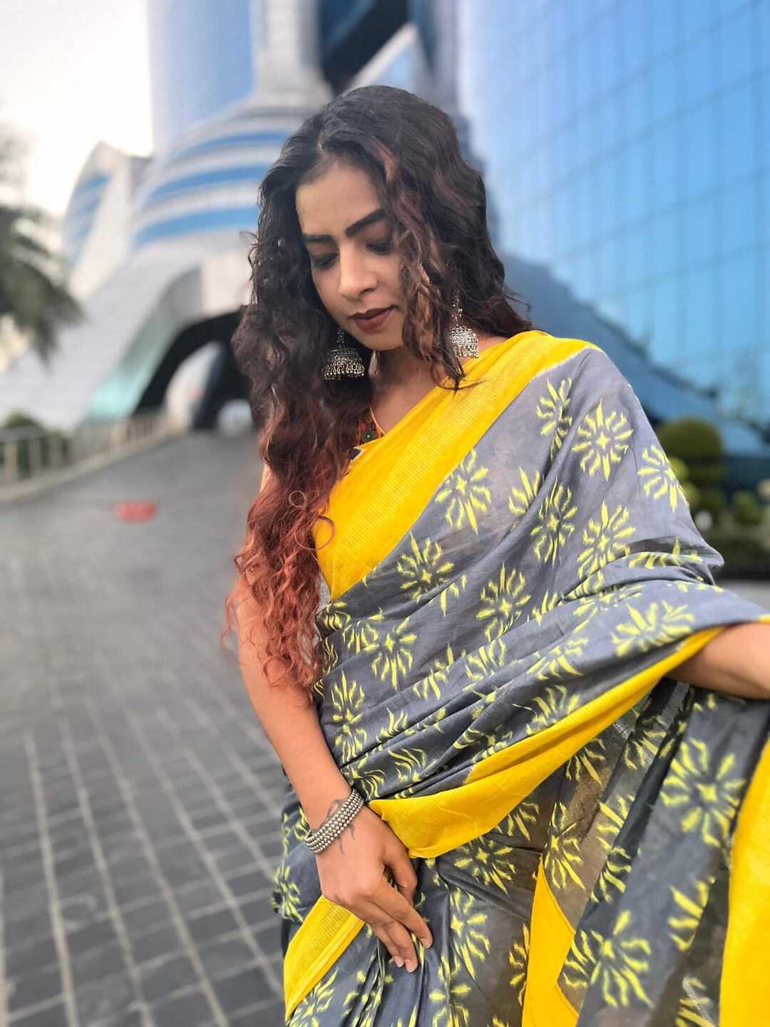 Stylish Pure Cotton Grey Saree with Yellow Border & Floral Print