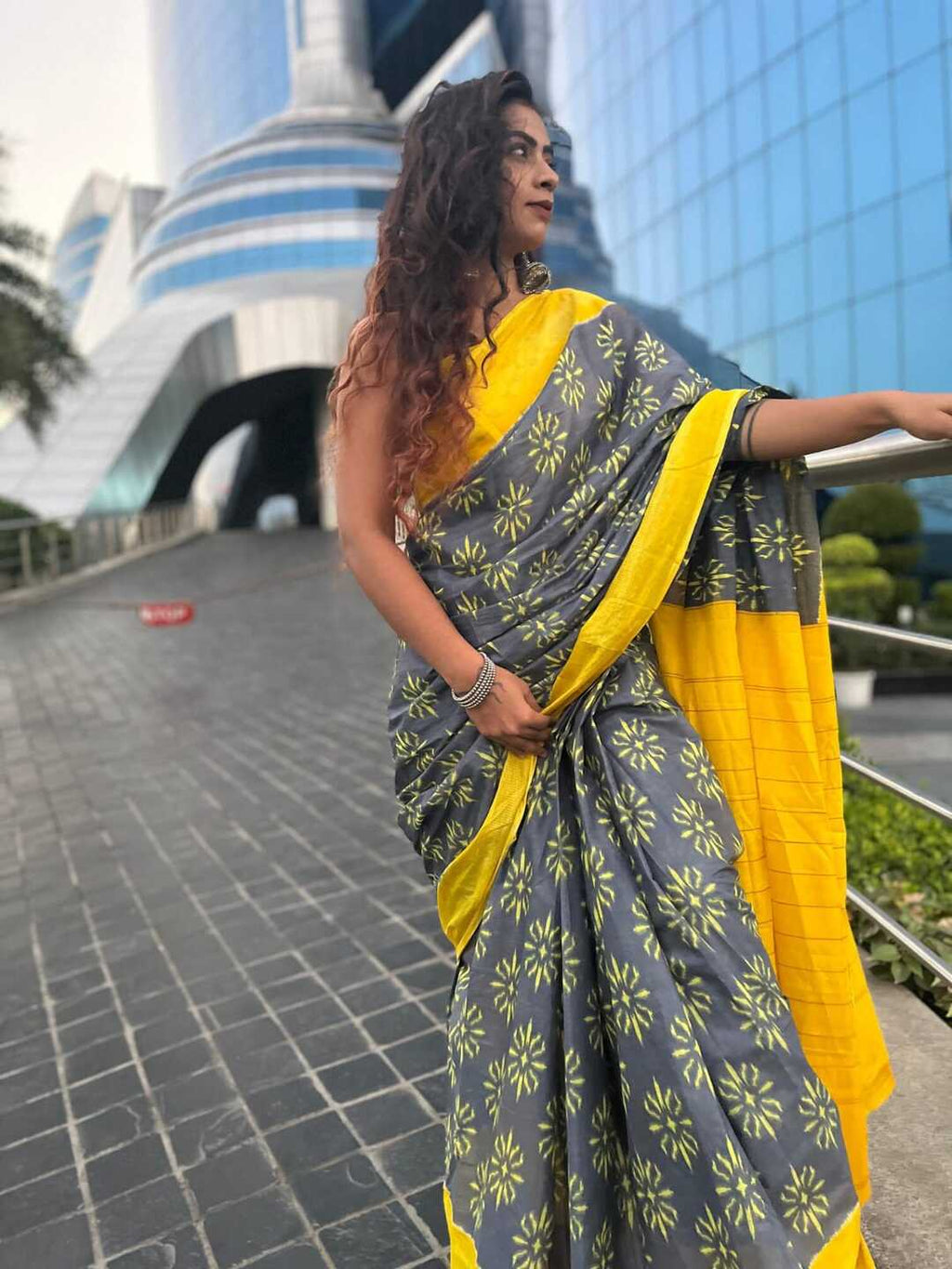Stylish Pure Cotton Grey Saree with Yellow Border & Floral Print