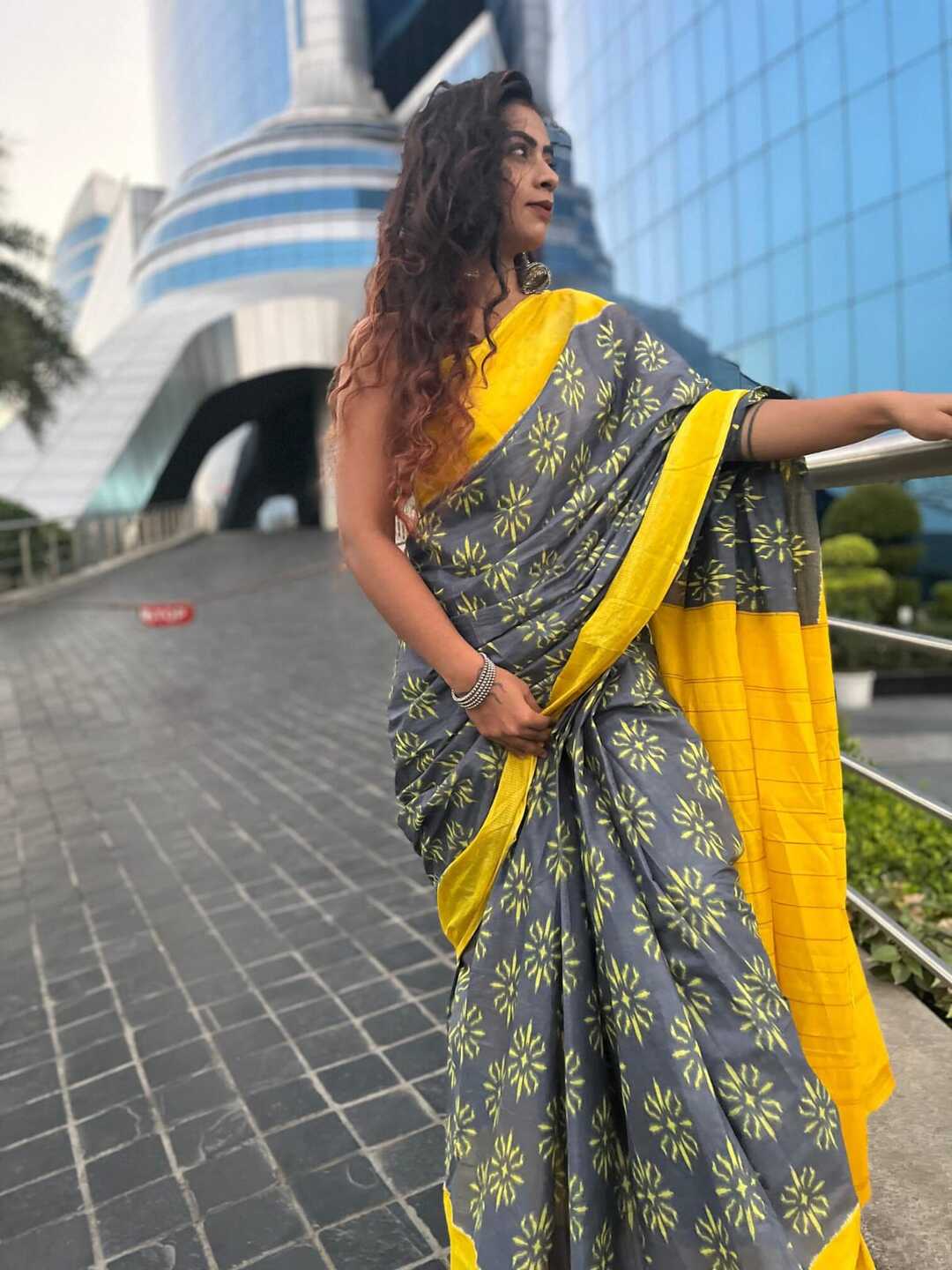 Stylish Pure Cotton Grey Saree with Yellow Border & Floral Print