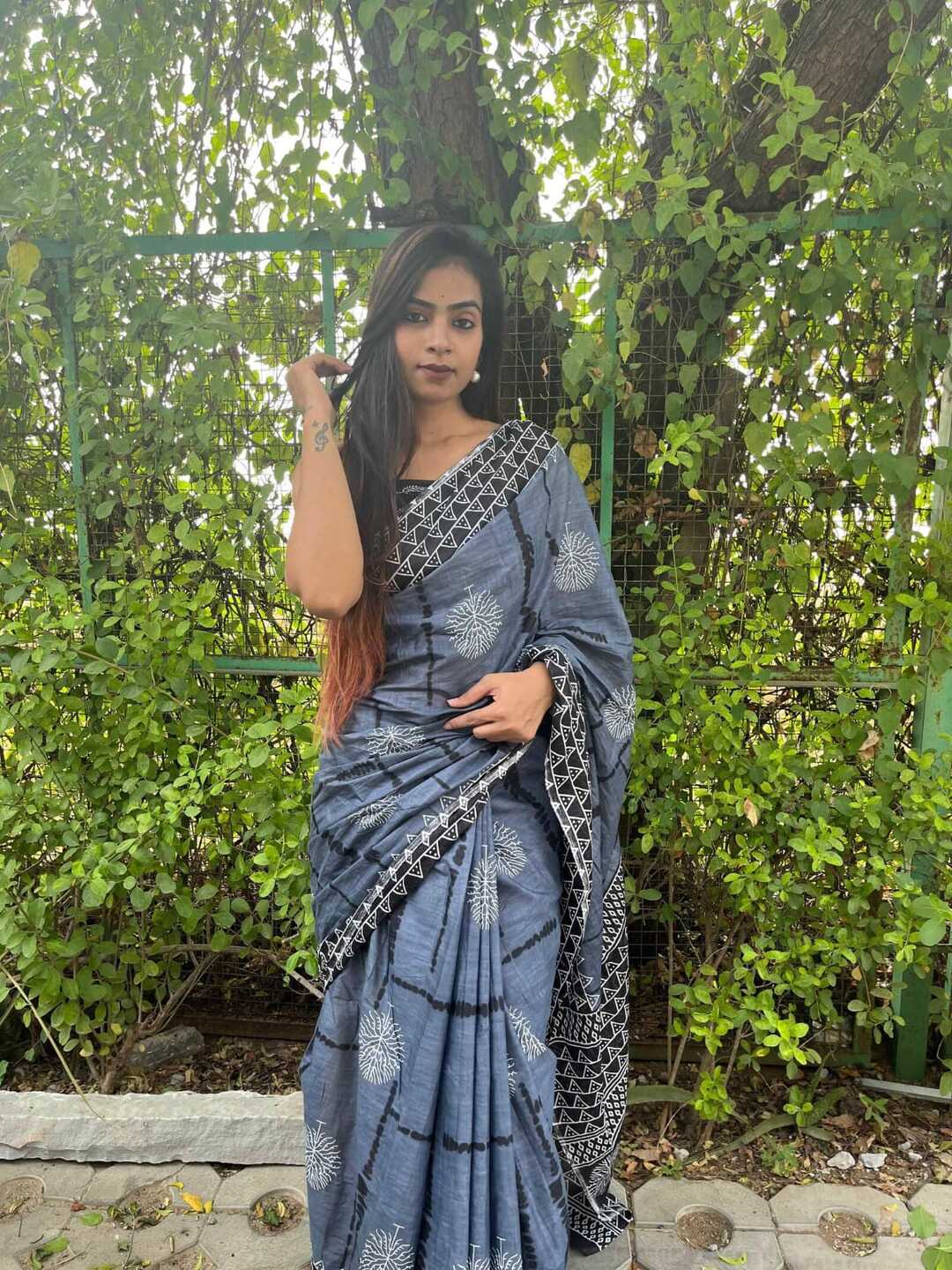 Elegant Pure Cotton Grey Saree with Black Border & Ethnic Print